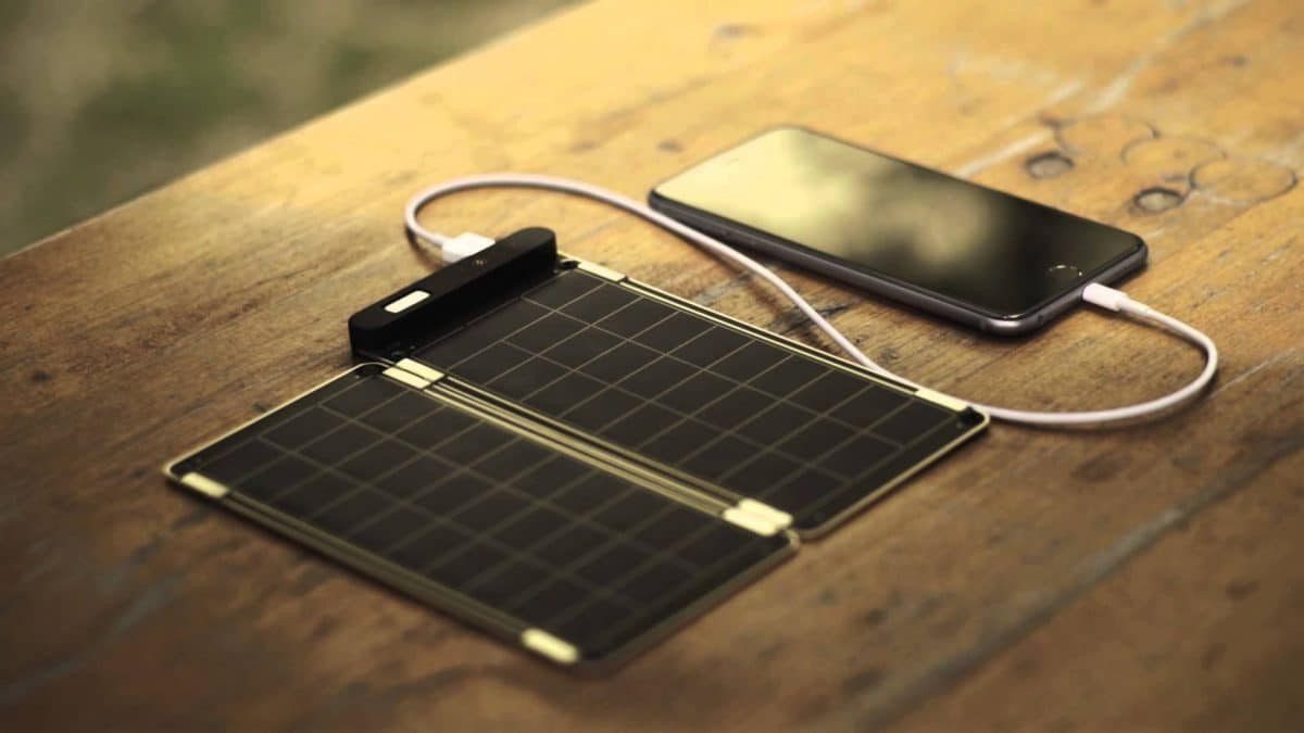 Avis : Le chargeur solaire usb, indispensable en voyage ?