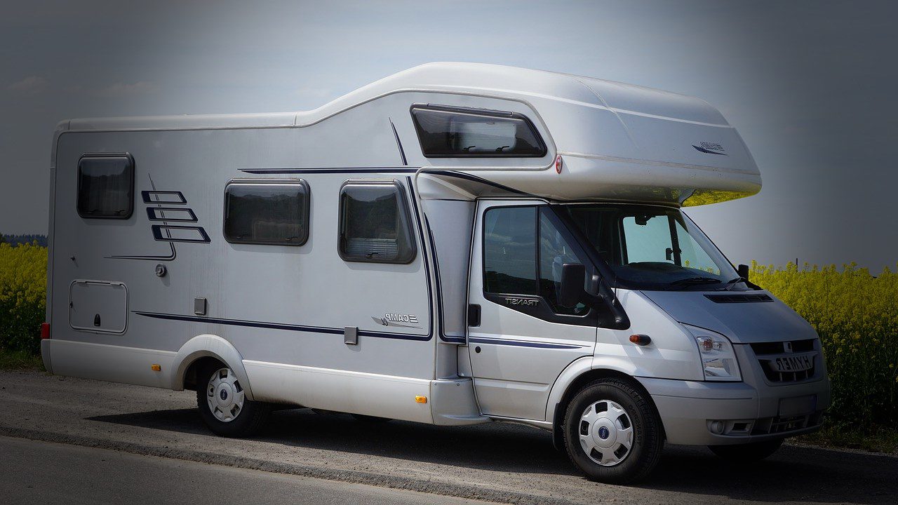 Faut-il installer un mini lave-vaisselle dans son camping-car ?