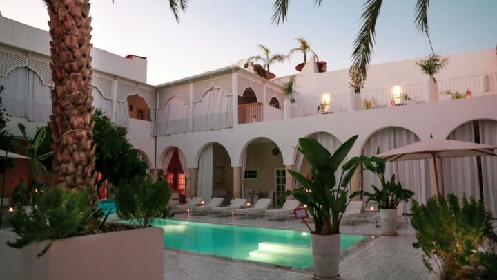Location d’un riad avec piscine au Maroc : Luxe et bien-être