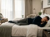 Sieste en voyage : combien de temps dormir sans aggraver le décalage horaire ?